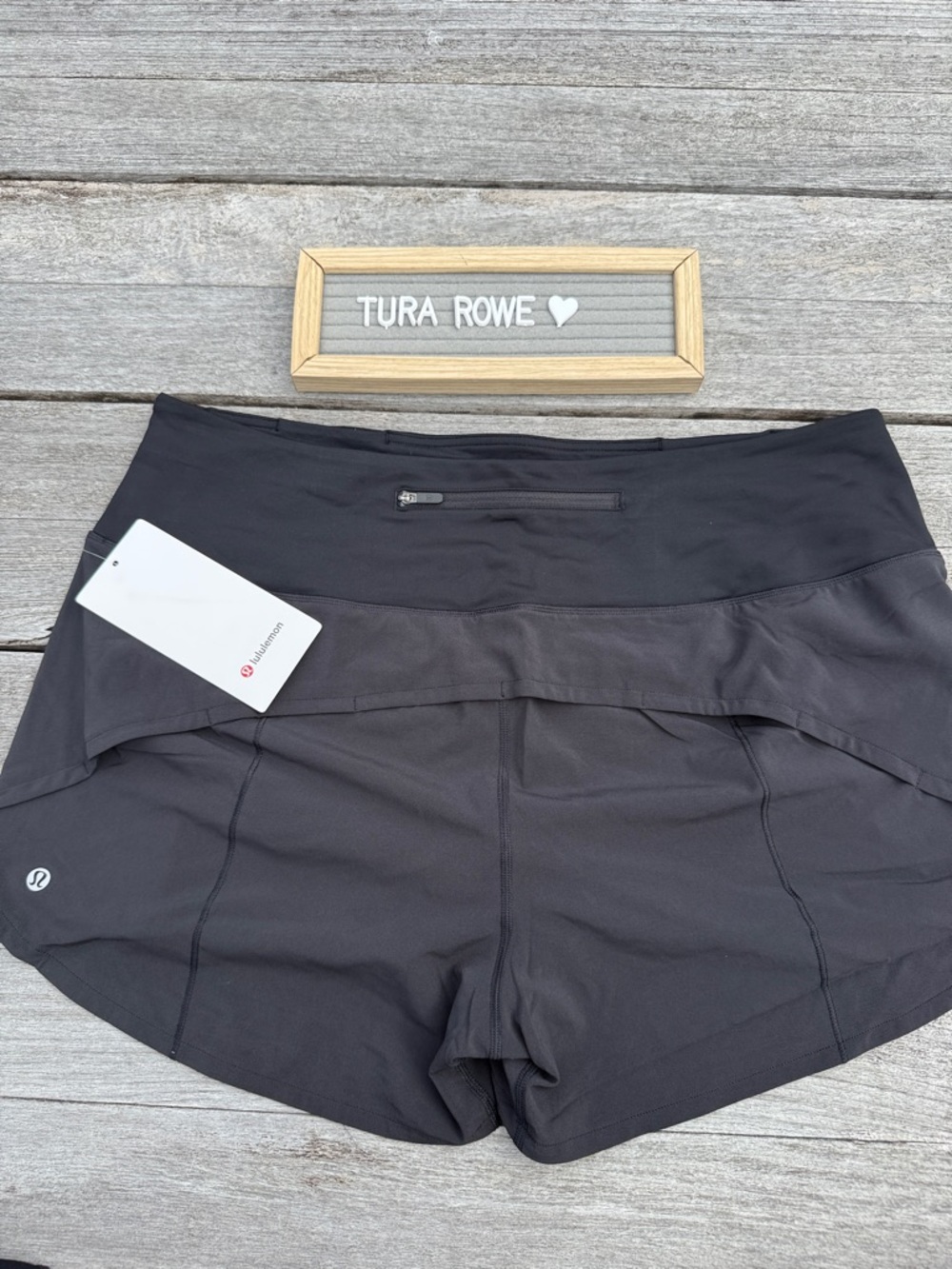 Lululemon Speed Up Short Long High-Rise 4"
Black size 14 nwt